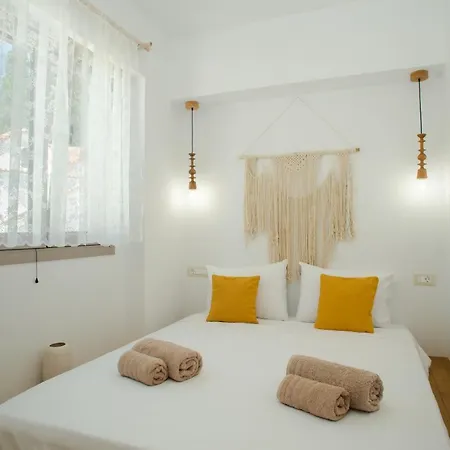 Villa Aenaon *